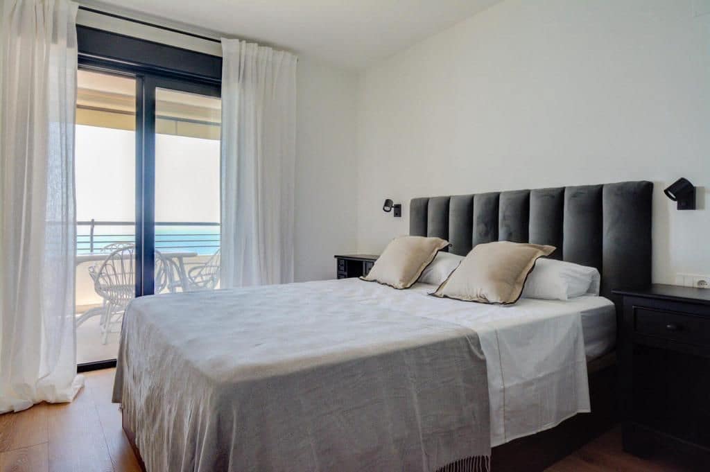 3 soveværelse Lejlighed til leje i Alicante by med swimmingpool garage - € 1.450 (Ref: 9200303)