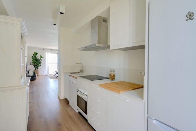 3 soveværelse Lejlighed til leje i Albufereta, Alicante by med swimmingpool garage - € 1.450 (Ref: 9200303)