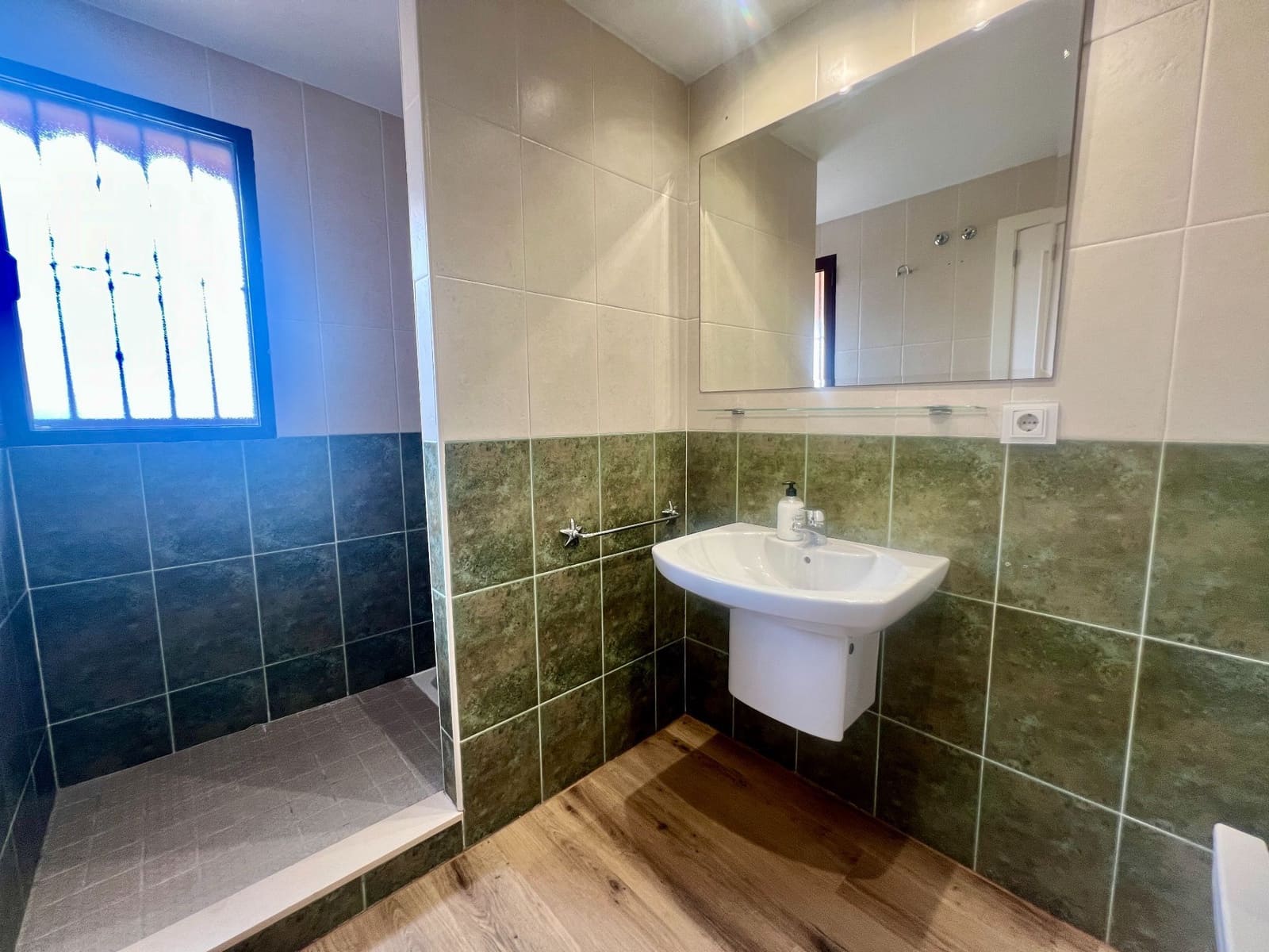 4 soverom Bungalow til salgs i Alicante by med svømmebasseng garasje - € 615 000 (Ref: 9296680)