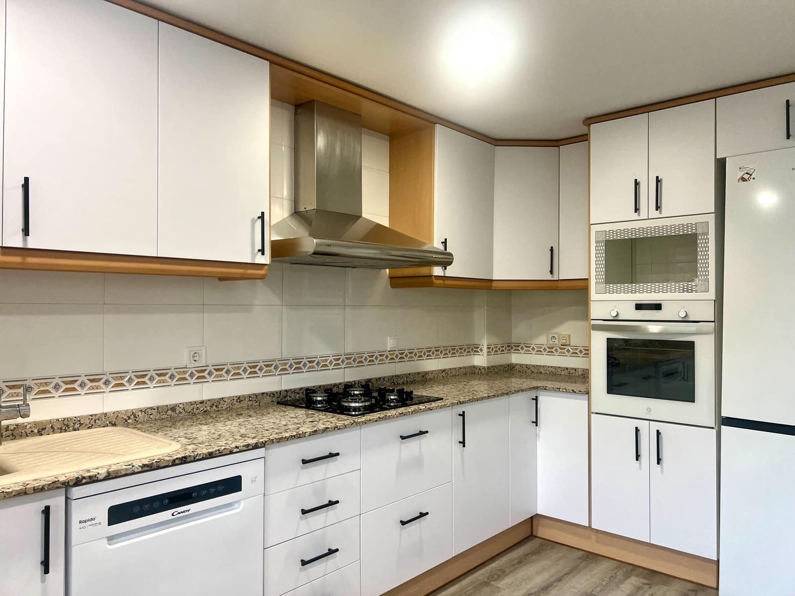 4 soverom Bungalow til salgs i Alicante by med svømmebasseng garasje - € 615 000 (Ref: 9296680)