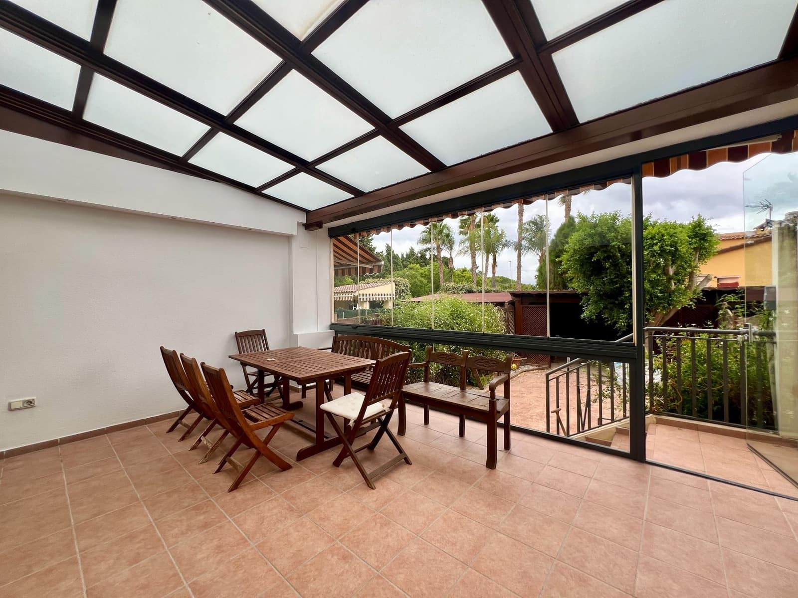 4 soverom Bungalow til salgs i Alicante by med svømmebasseng garasje - € 615 000 (Ref: 9296680)