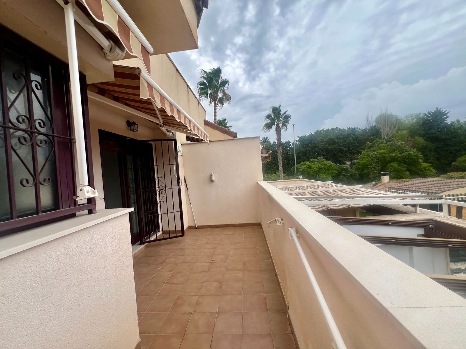 4 soverom Bungalow til salgs i Alicante by med svømmebasseng garasje - € 615 000 (Ref: 9296680)