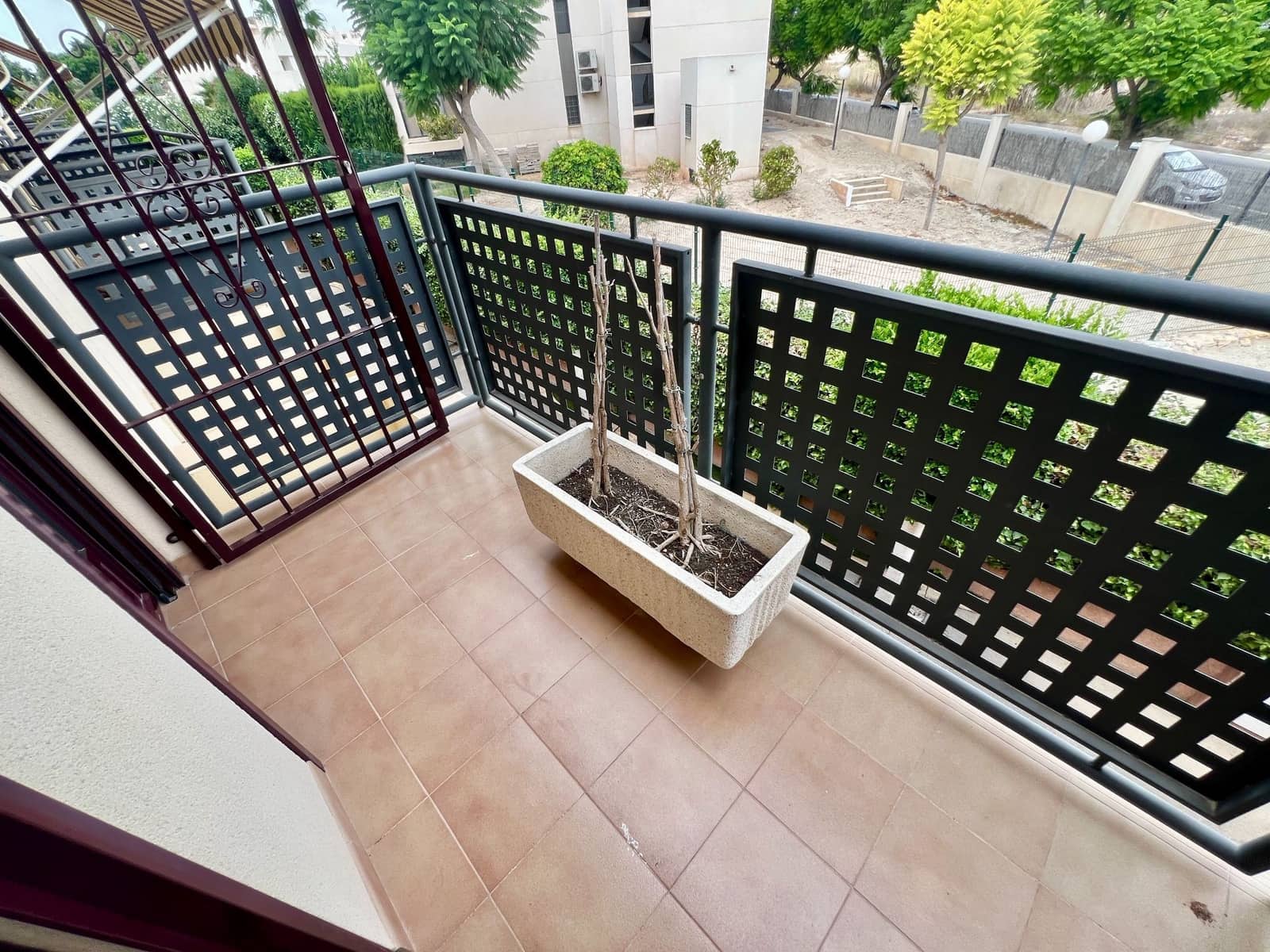 4 soverom Bungalow til salgs i Alicante by med svømmebasseng garasje - € 615 000 (Ref: 9296680)