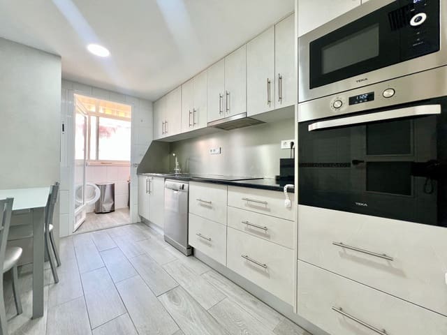 3 soveværelse Lejlighed til salg i Albufereta, Alicante by med swimmingpool garage - € 385.000 (Ref: 9419382)