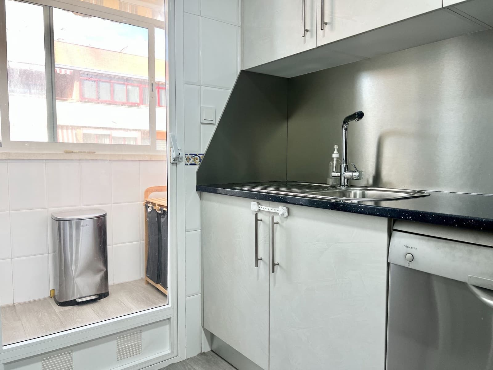 3 soverom Leilighet til salgs i Alicante by med svømmebasseng garasje - € 398 000 (Ref: 9419382)