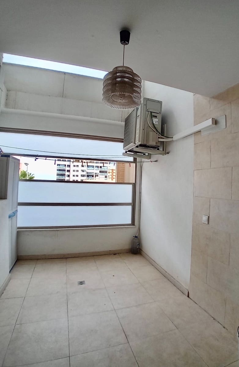 2 soveværelse Lejlighed til salg i Alicante by med swimmingpool garage - € 372.000 (Ref: 9537239)