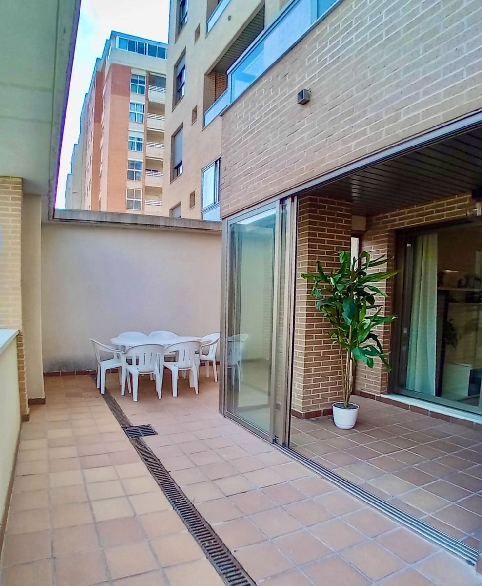 2 soveværelse Lejlighed til salg i Alicante by med swimmingpool garage - € 372.000 (Ref: 9537239)