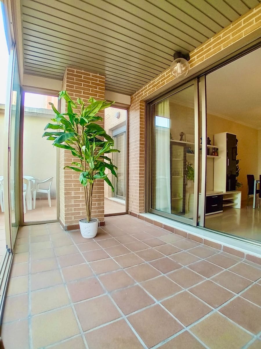 2 soveværelse Lejlighed til salg i Alicante by med swimmingpool garage - € 372.000 (Ref: 9537239)