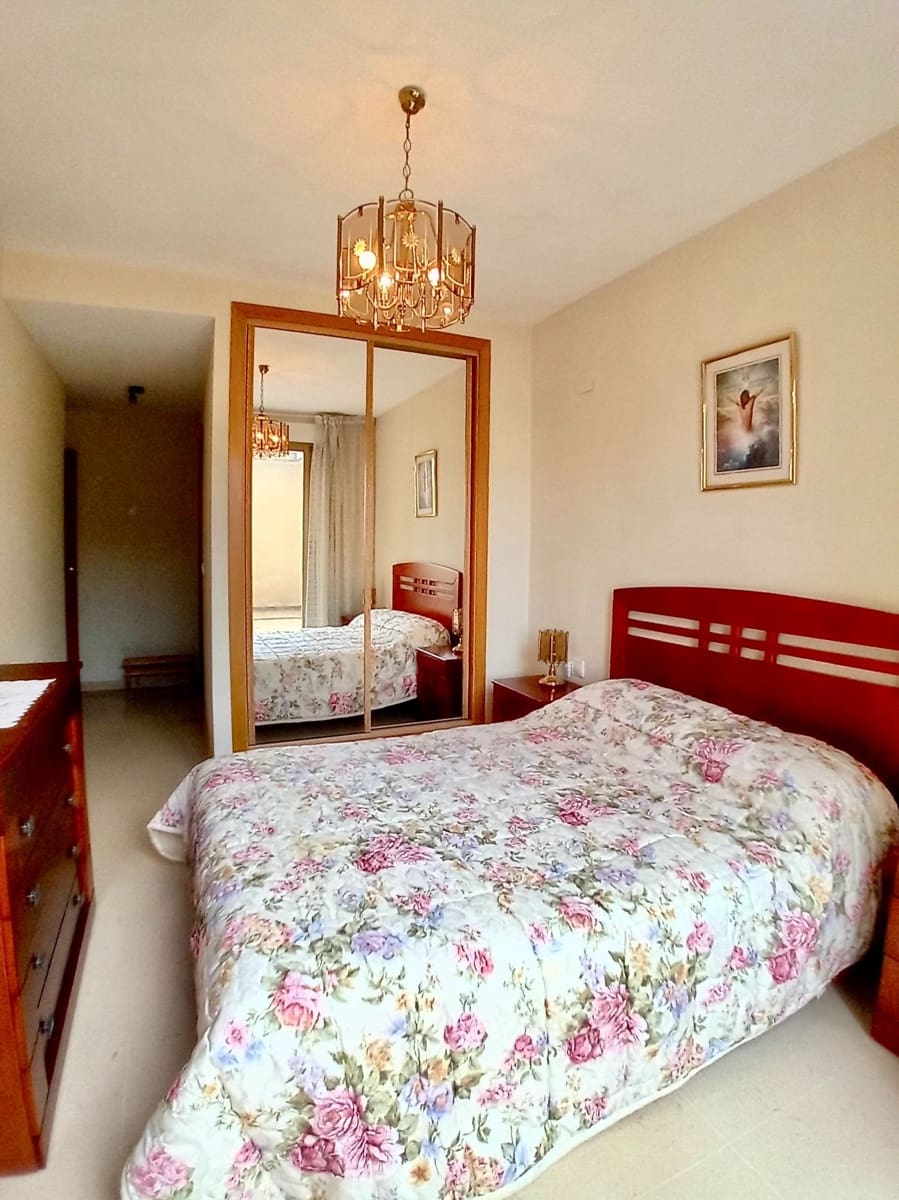 2 soveværelse Lejlighed til salg i Alicante by med swimmingpool garage - € 372.000 (Ref: 9537239)