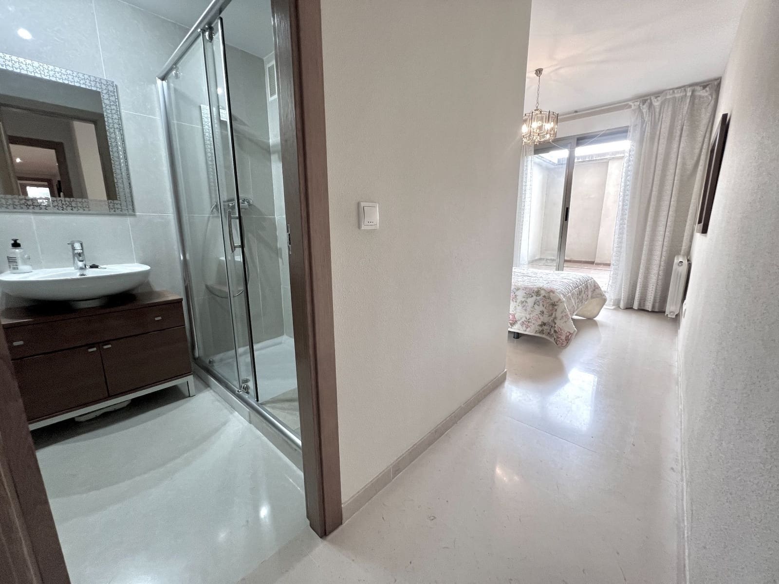 2 bedroom Flat for sale in Alicante / Alacant city with pool garage - € 372,000 (Ref: 9537239)