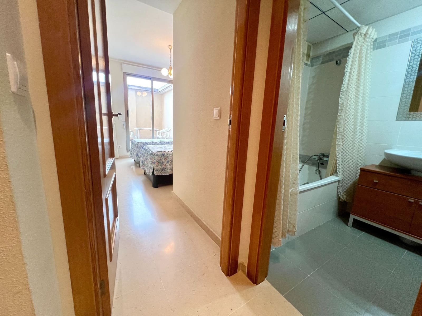 2 bedroom Flat for sale in Alicante / Alacant city with pool garage - € 372,000 (Ref: 9537239)