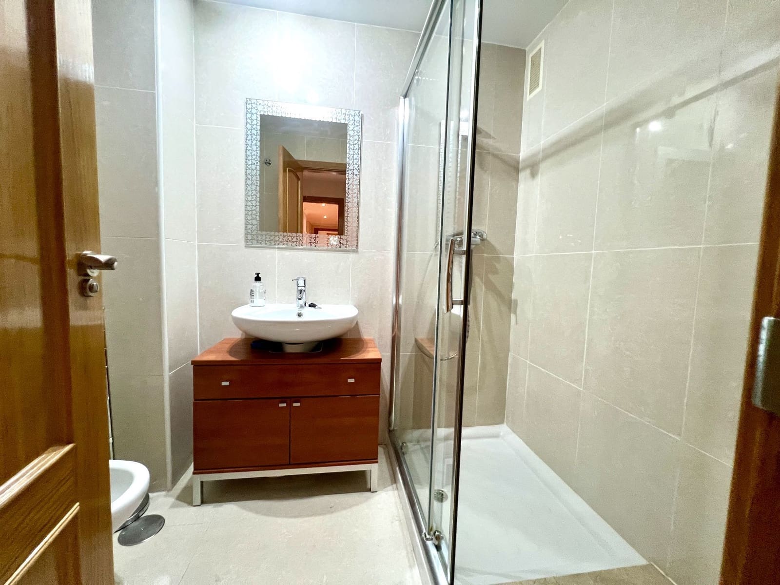 2 bedroom Flat for sale in Alicante / Alacant city with pool garage - € 372,000 (Ref: 9537239)