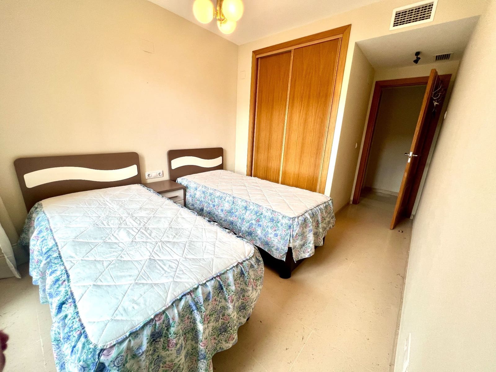 2 bedroom Flat for sale in Alicante / Alacant city with pool garage - € 372,000 (Ref: 9537239)