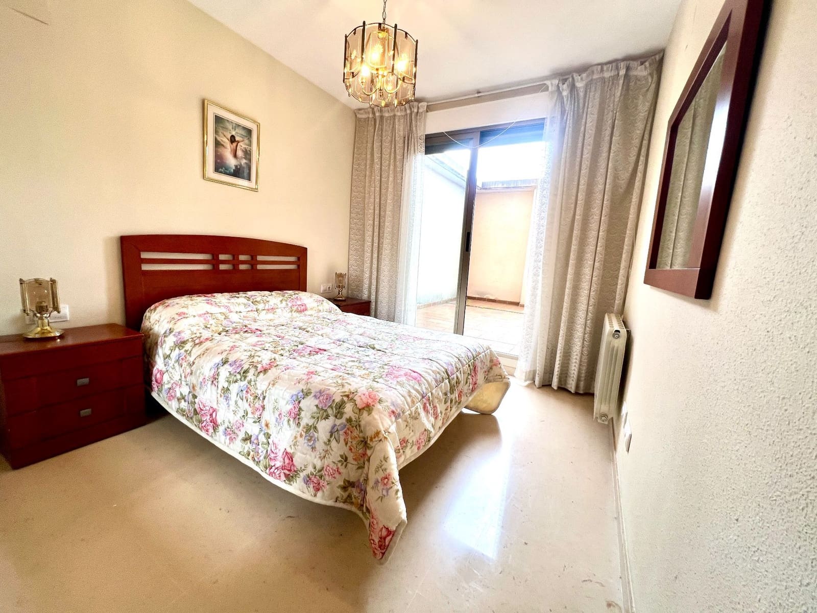 2 bedroom Flat for sale in Alicante / Alacant city with pool garage - € 372,000 (Ref: 9537239)