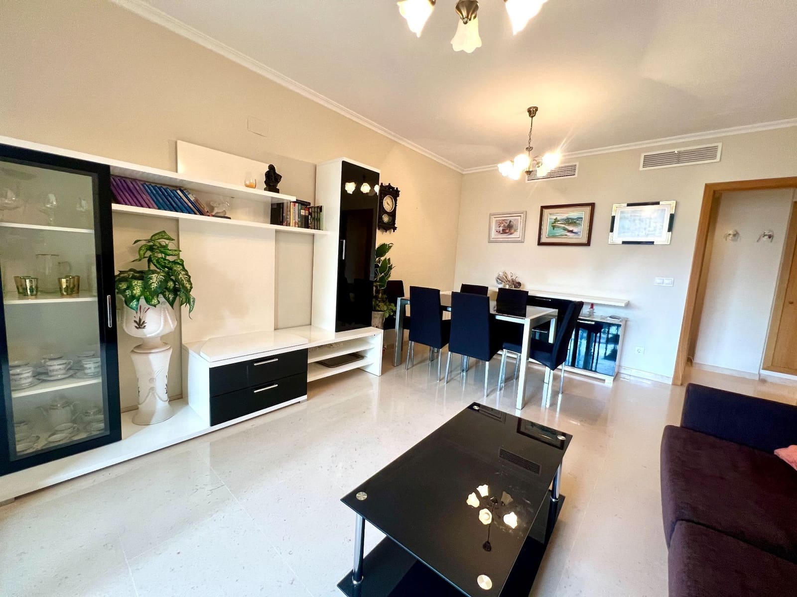 2 bedroom Flat for sale in Alicante / Alacant city with pool garage - € 372,000 (Ref: 9537239)