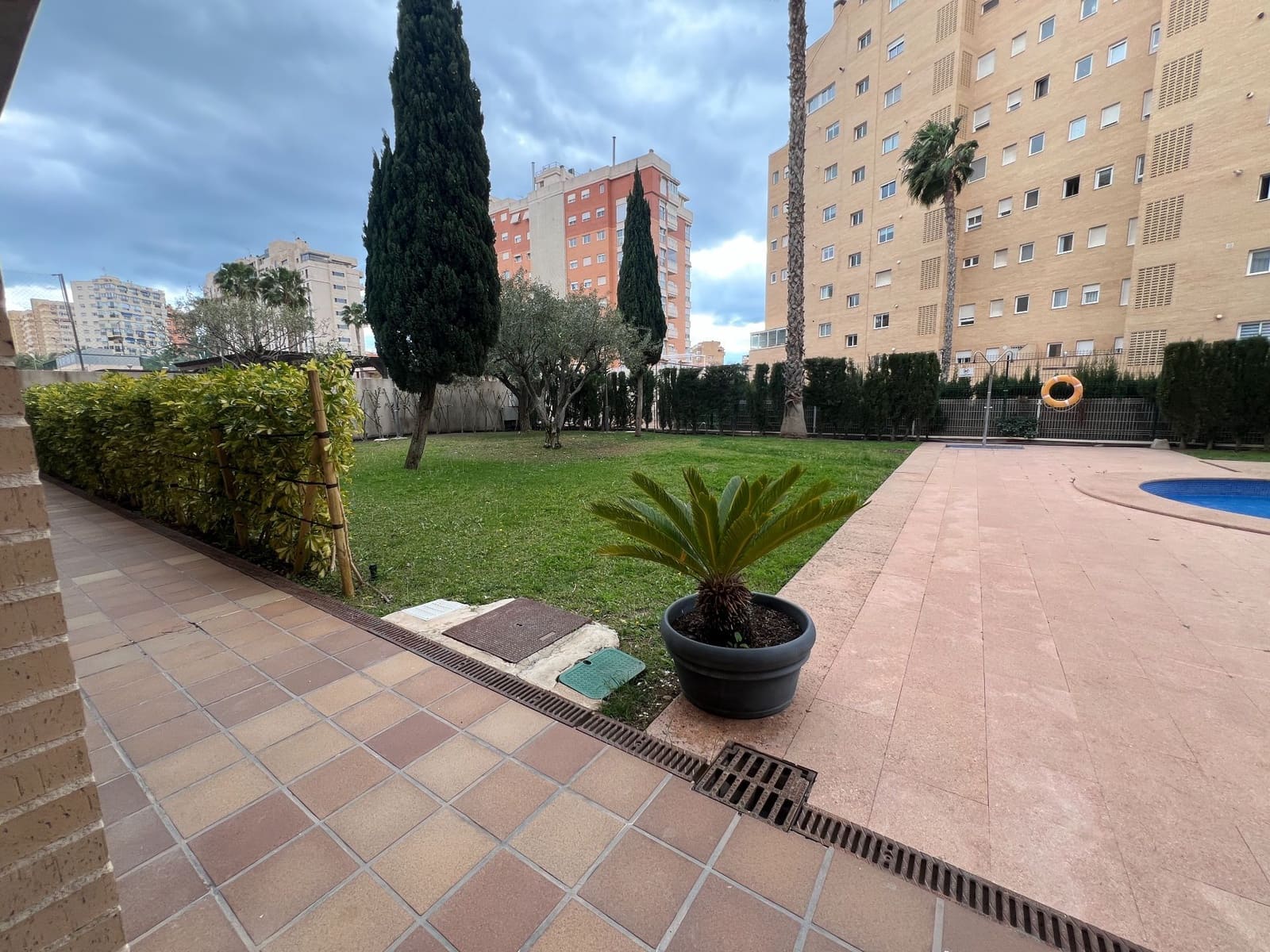 2 bedroom Flat for sale in Alicante / Alacant city with pool garage - € 372,000 (Ref: 9537239)