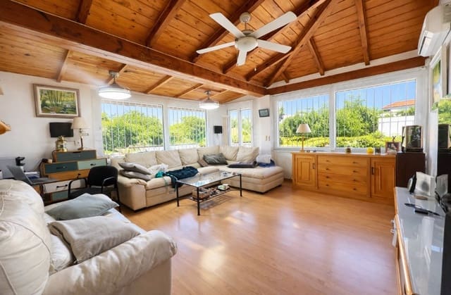 6 soverom Kjedet enebolig til salgs i San Vicente / Sant Vicent del Raspeig med svømmebasseng garasje - € 565 000 (Ref: 9557753)