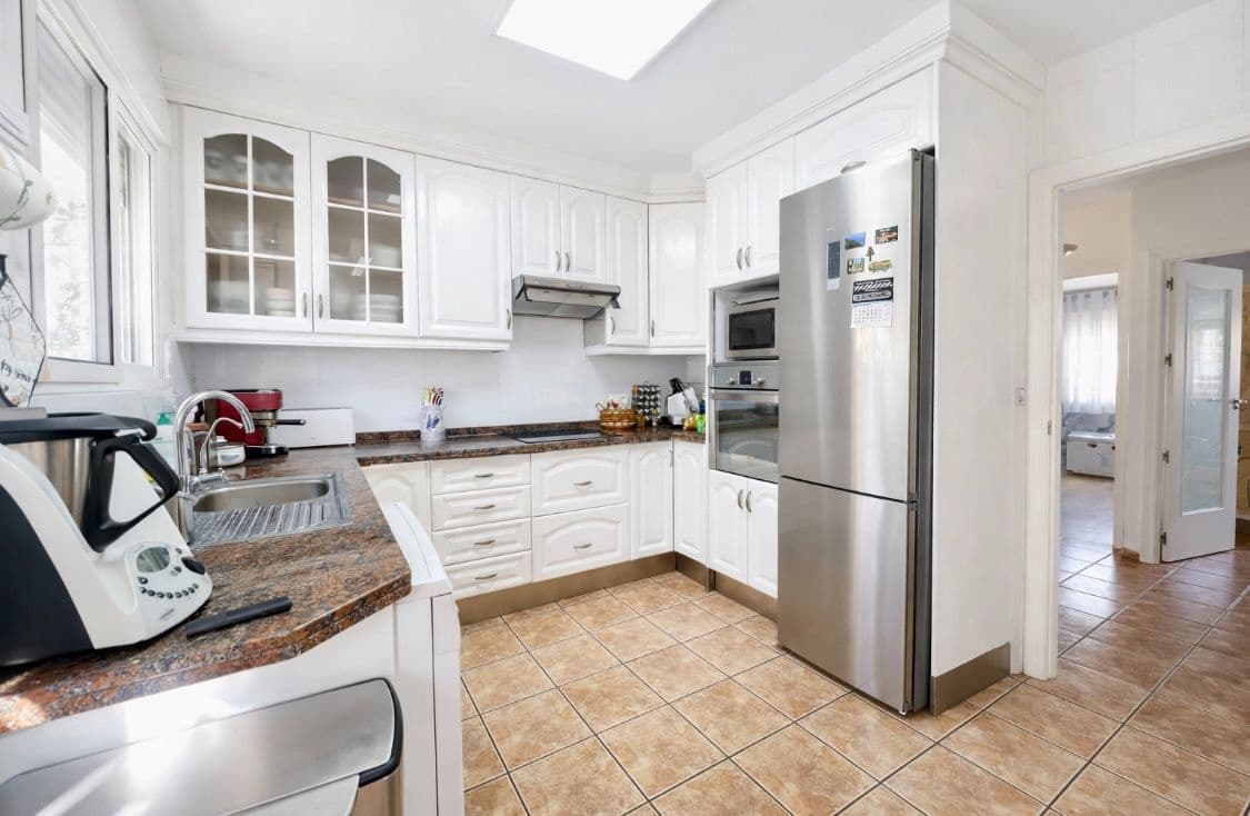 6 makuuhuone Paritalo myytävänä paikassa San Vicente / Sant Vicent del Raspeig mukana uima-altaan 
autotalli - 565 000 € (Ref: 9557753)