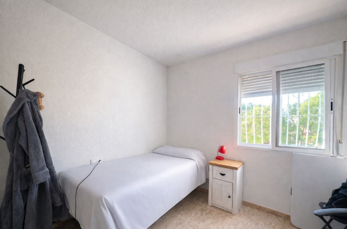 6 makuuhuone Paritalo myytävänä paikassa San Vicente / Sant Vicent del Raspeig mukana uima-altaan 
autotalli - 565 000 € (Ref: 9557753)