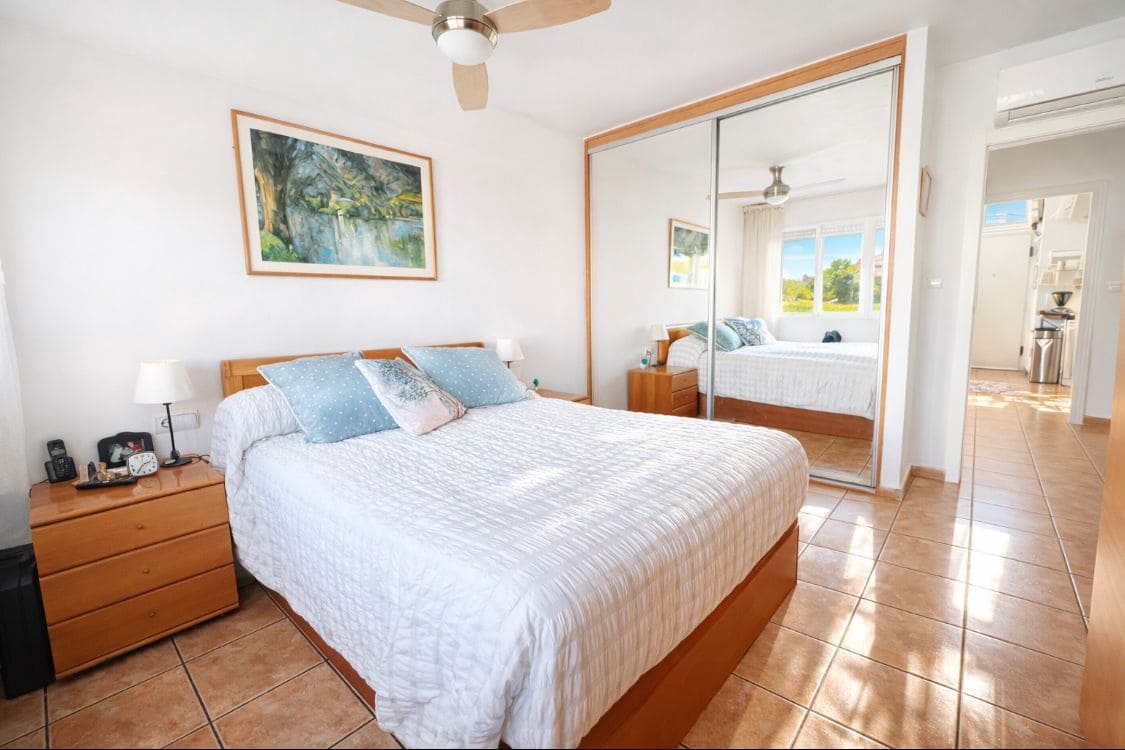 6 makuuhuone Paritalo myytävänä paikassa San Vicente / Sant Vicent del Raspeig mukana uima-altaan 
autotalli - 565 000 € (Ref: 9557753)