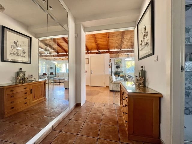 6 bedroom Semi-detached Villa for sale in San Vicente / Sant Vicent del Raspeig with pool garage - € 565,000 (Ref: 9557753)