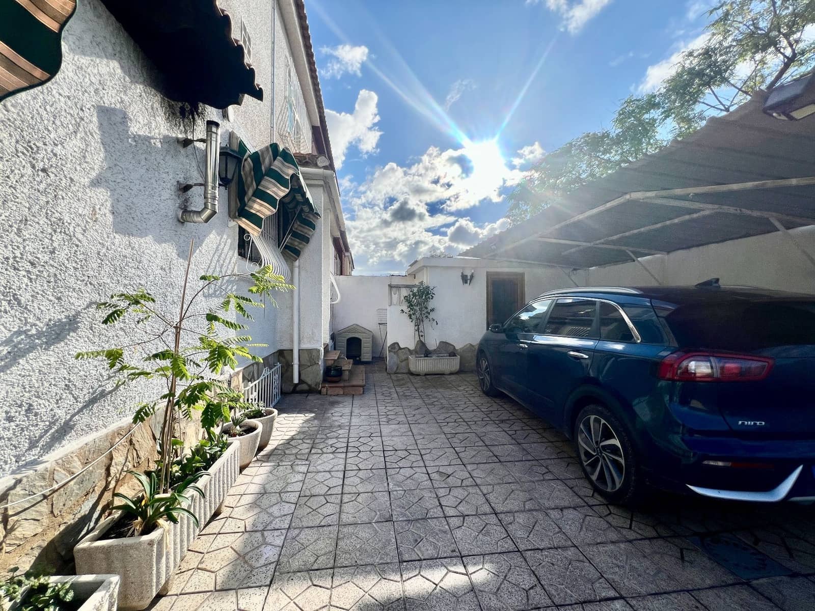 6 makuuhuone Paritalo myytävänä paikassa San Vicente / Sant Vicent del Raspeig mukana uima-altaan 
autotalli - 565 000 € (Ref: 9557753)