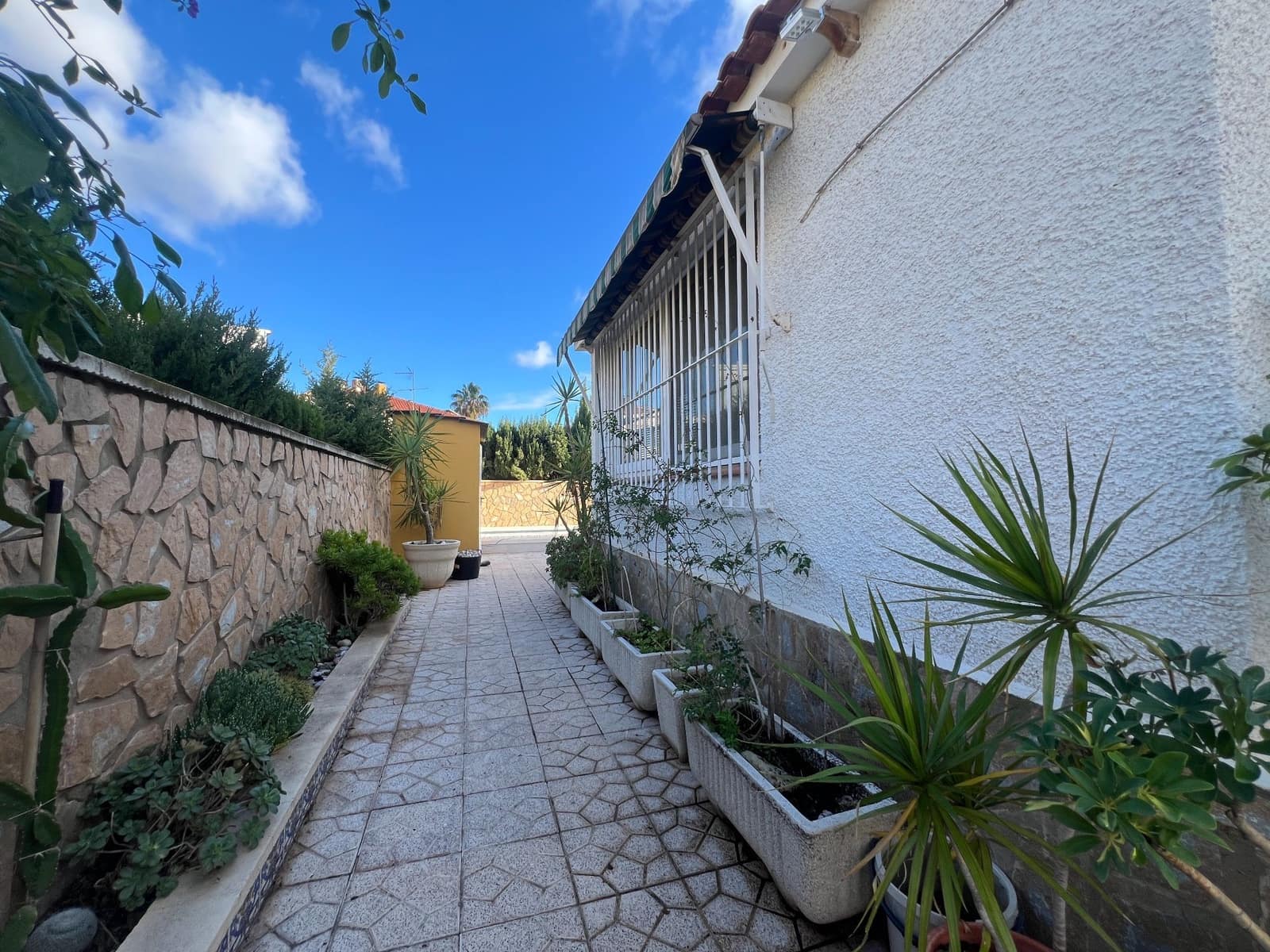 6 makuuhuone Paritalo myytävänä paikassa San Vicente / Sant Vicent del Raspeig mukana uima-altaan 
autotalli - 565 000 € (Ref: 9557753)