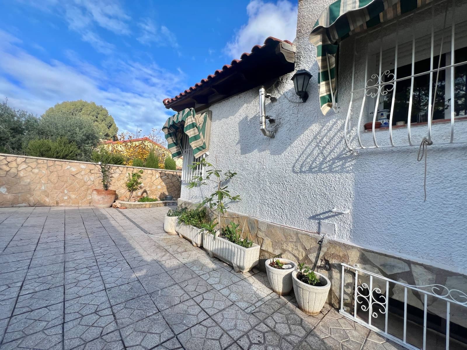 6 makuuhuone Paritalo myytävänä paikassa San Vicente / Sant Vicent del Raspeig mukana uima-altaan 
autotalli - 565 000 € (Ref: 9557753)