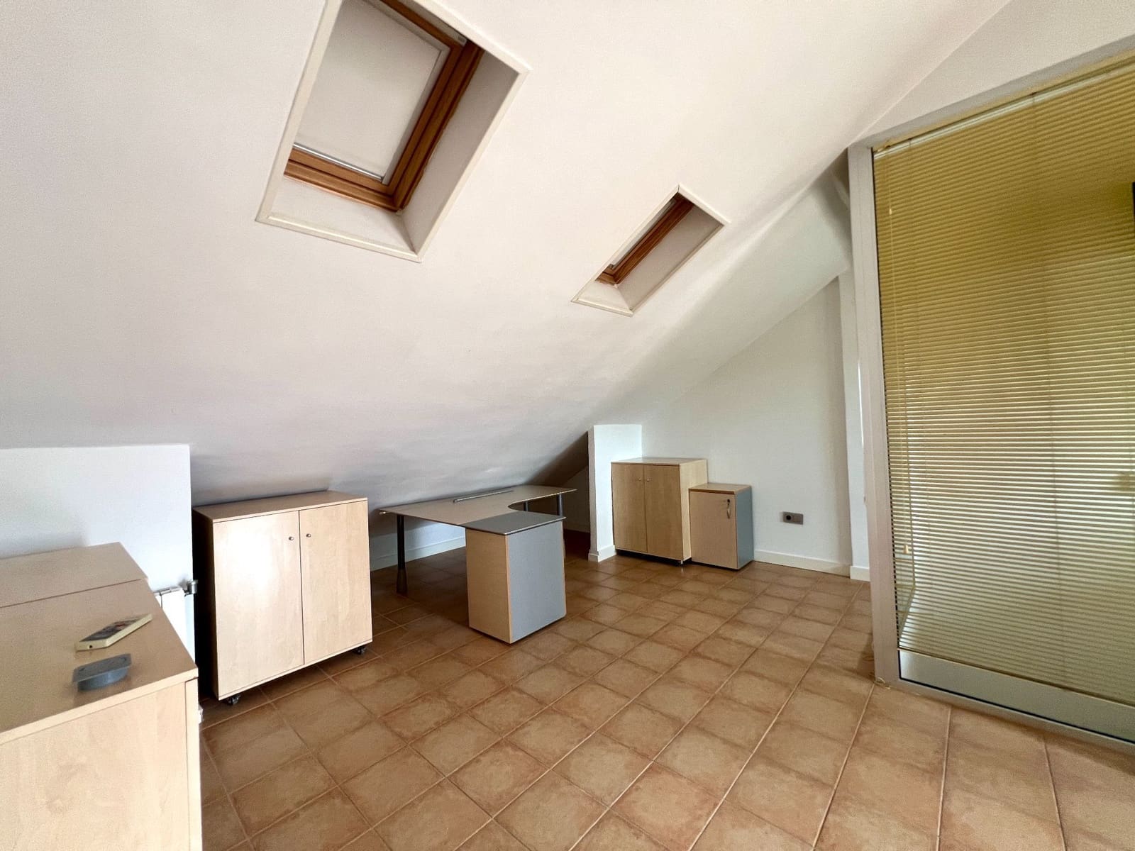 4 bedroom Villa for rent in Alicante / Alacant city with pool garage - € 2,375 (Ref: 9599256)