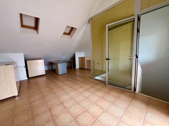 4 soveværelse Villa til leje i Alicante Golf, Alicante by med swimmingpool garage - € 2.375 (Ref: 9599256)