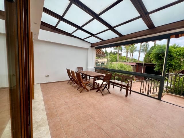 4 soveværelse Villa til leje i Alicante Golf, Alicante by med swimmingpool garage - € 2.375 (Ref: 9599256)