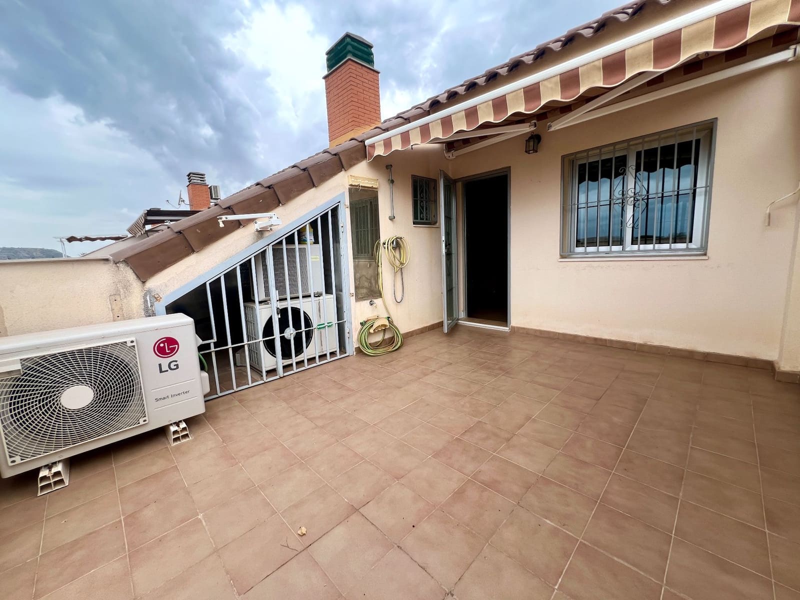 4 bedroom Villa for rent in Alicante / Alacant city with pool garage - € 2,375 (Ref: 9599256)