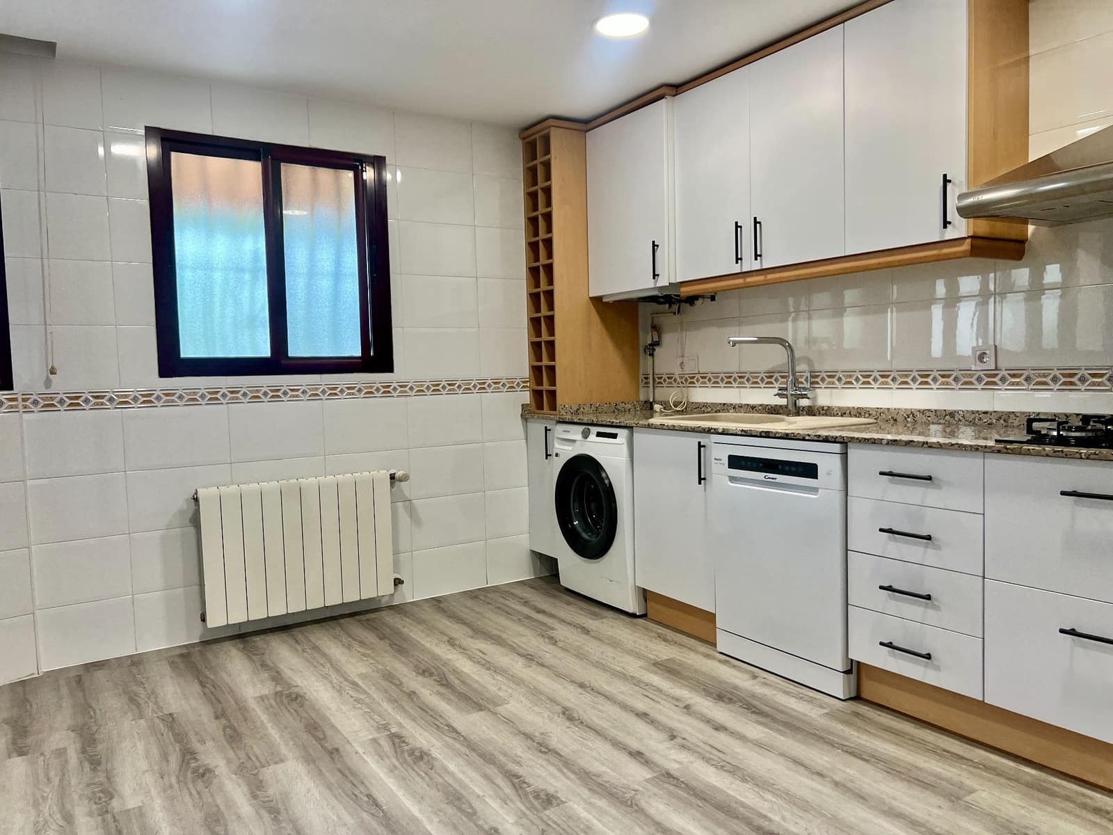 4 bedroom Villa for rent in Alicante / Alacant city with pool garage - € 2,375 (Ref: 9599256)