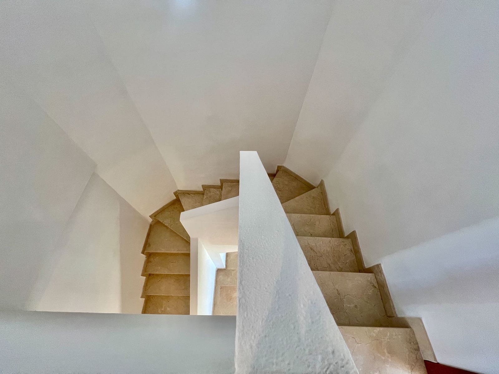 3 slaapkamer Huis te huur in Alicante stad met zwembad garage - € 1.450 (Ref: 9615146)