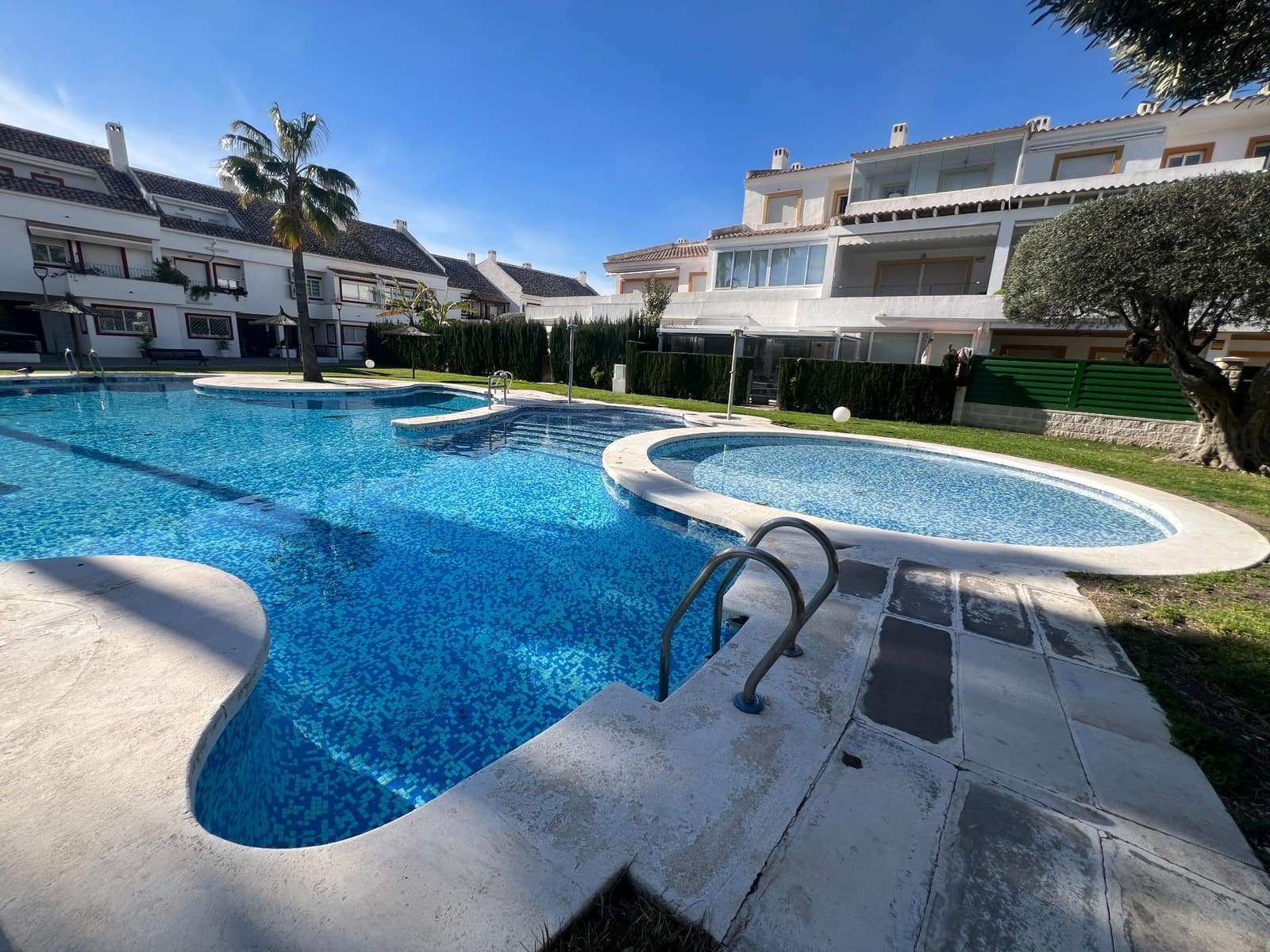 3 slaapkamer Huis te huur in Alicante stad met zwembad garage - € 1.450 (Ref: 9615146)