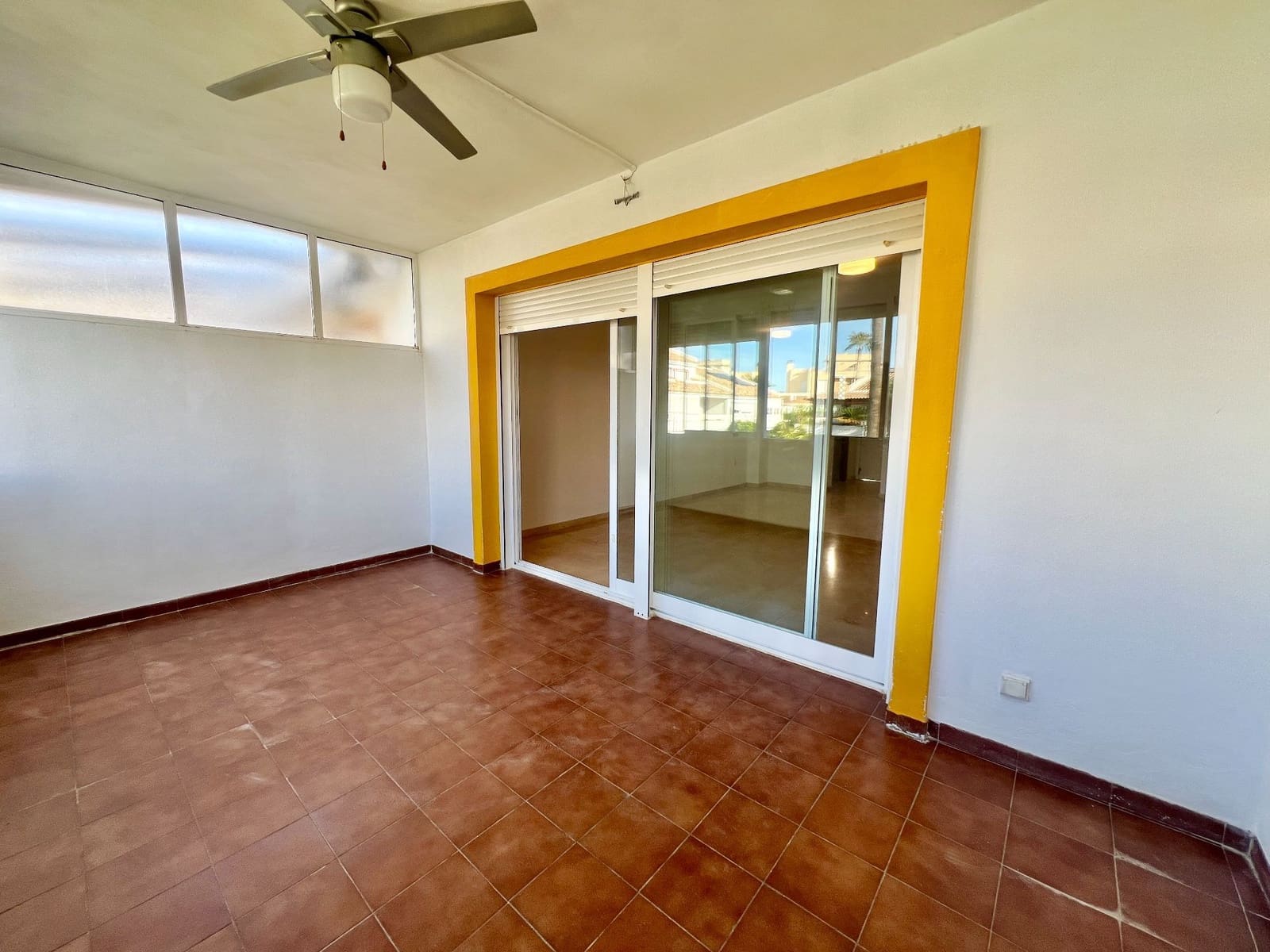 3 slaapkamer Huis te huur in Alicante stad met zwembad garage - € 1.450 (Ref: 9615146)