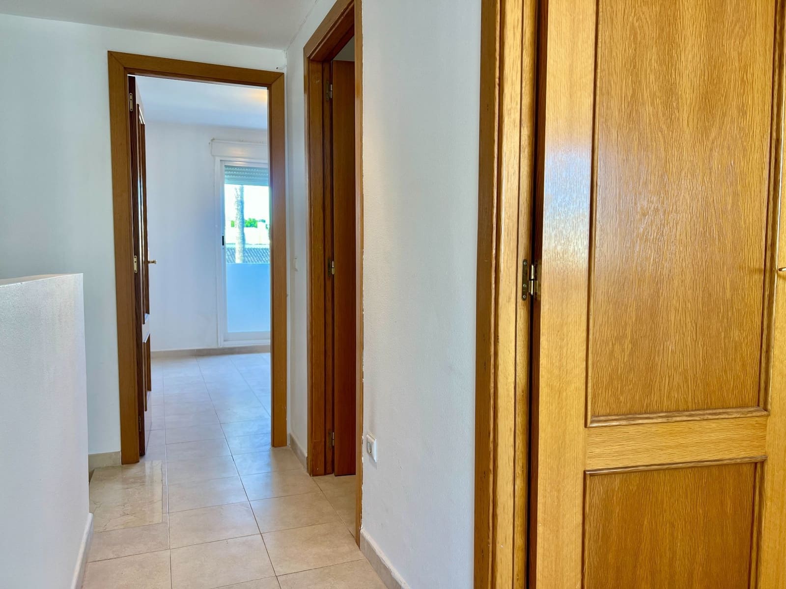 3 slaapkamer Huis te huur in Alicante stad met zwembad garage - € 1.450 (Ref: 9615146)