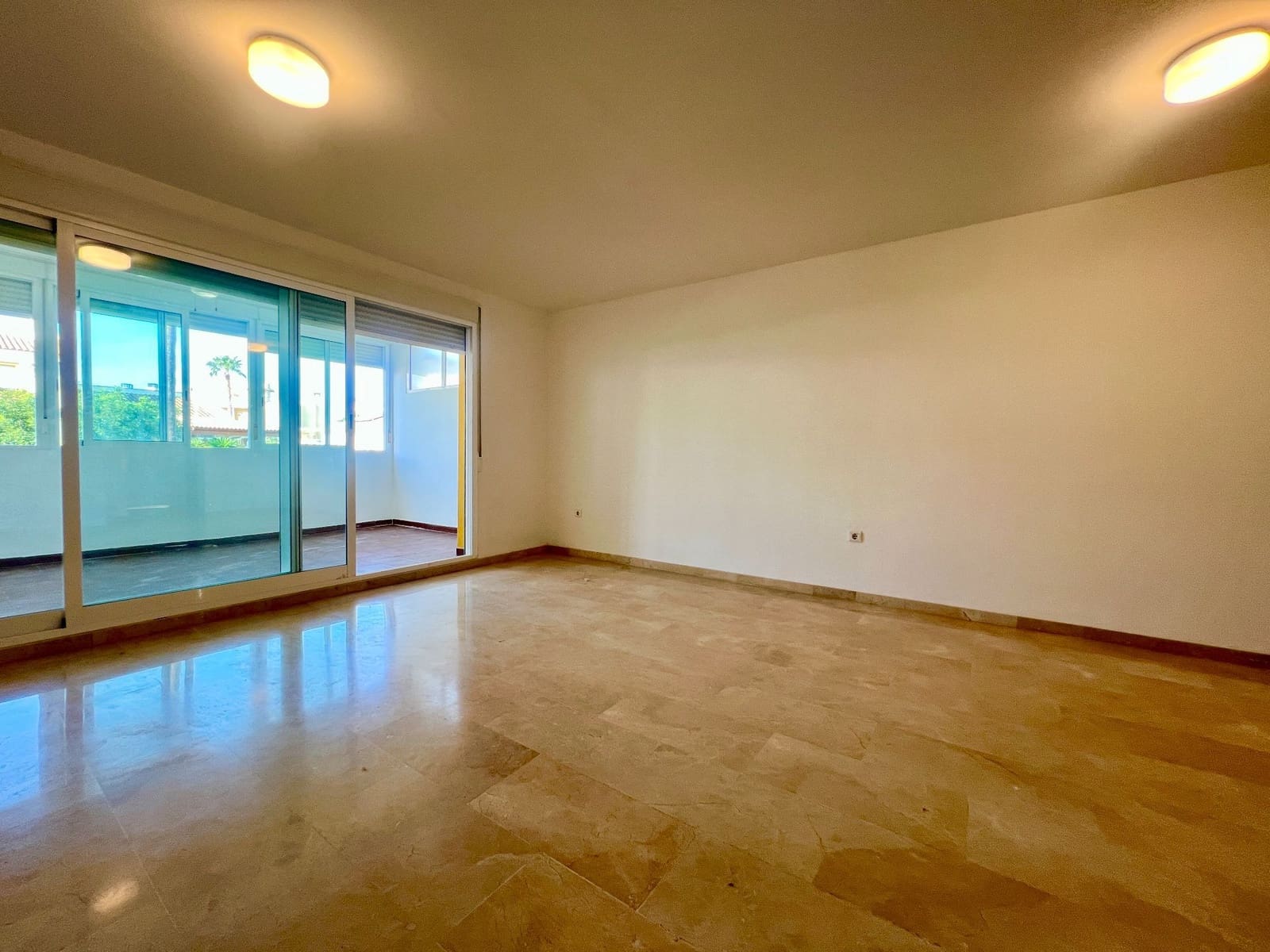 3 slaapkamer Huis te huur in Alicante stad met zwembad garage - € 1.450 (Ref: 9615146)