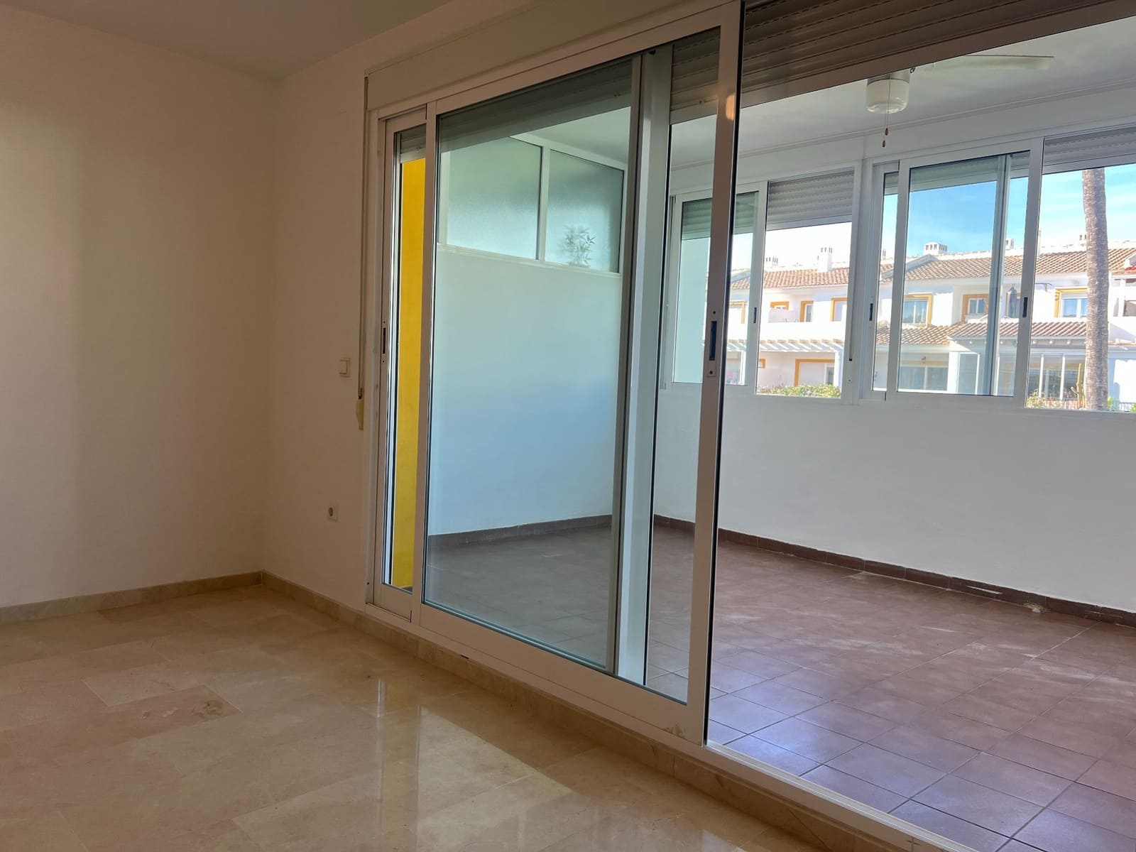 3 slaapkamer Huis te huur in Alicante stad met zwembad garage - € 1.450 (Ref: 9615146)
