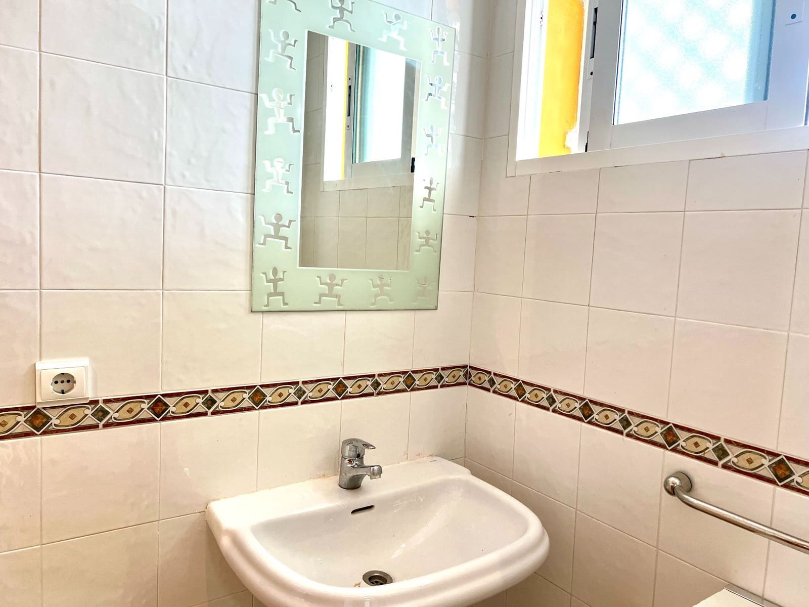 3 slaapkamer Huis te huur in Alicante stad met zwembad garage - € 1.450 (Ref: 9615146)