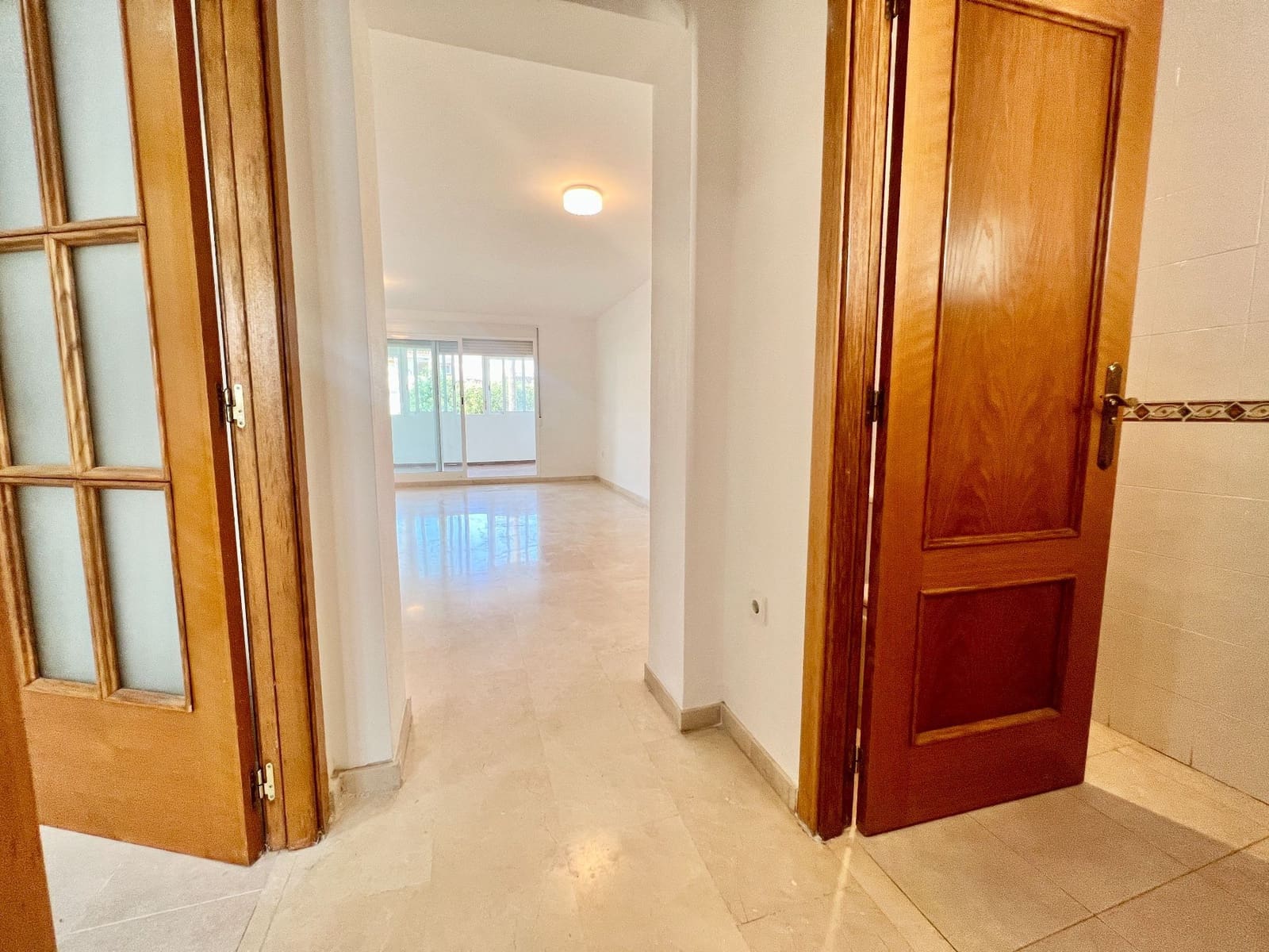 3 slaapkamer Huis te huur in Alicante stad met zwembad garage - € 1.450 (Ref: 9615146)