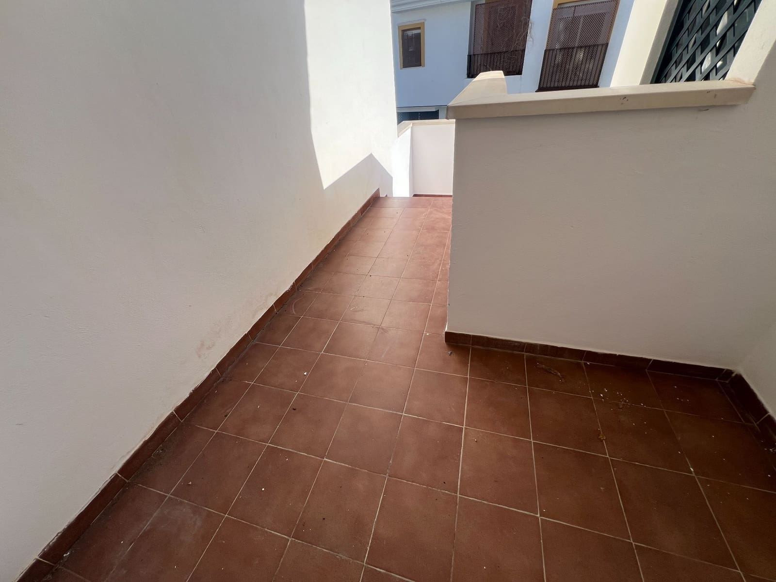 3 slaapkamer Huis te huur in Alicante stad met zwembad garage - € 1.450 (Ref: 9615146)