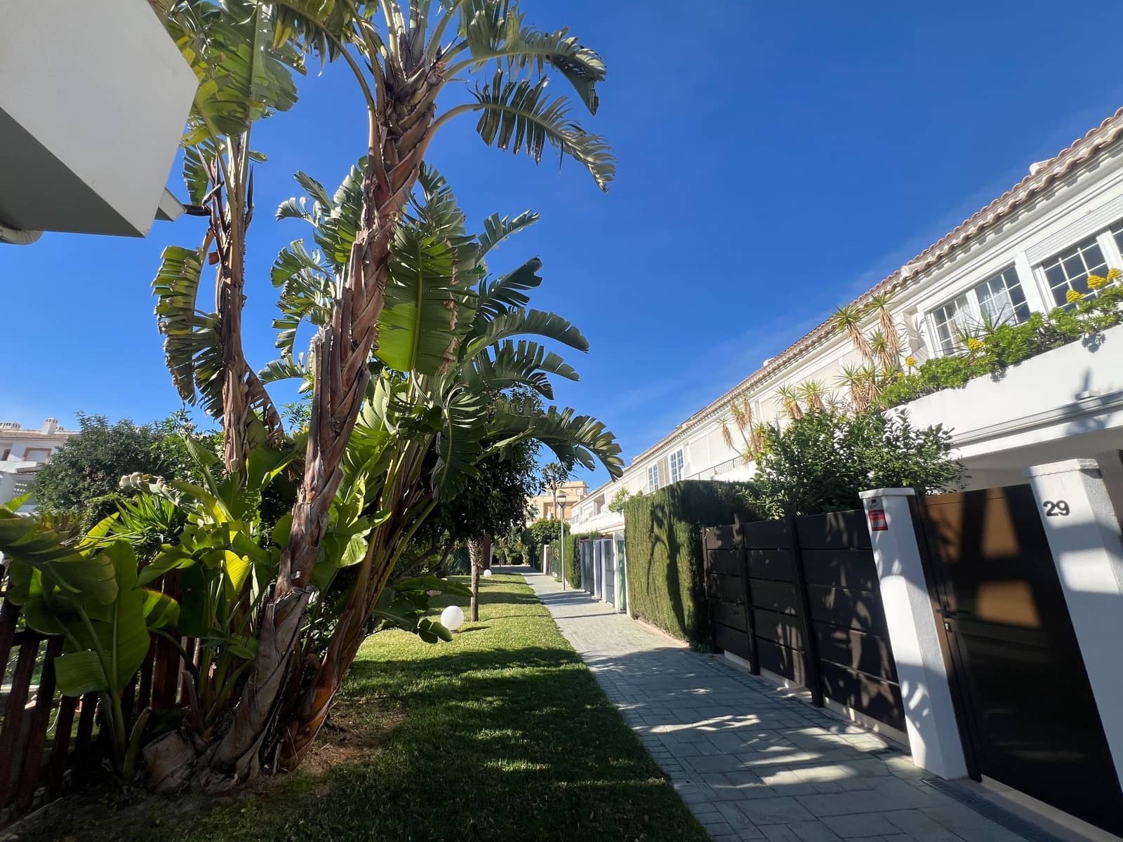 3 slaapkamer Huis te huur in Alicante stad met zwembad garage - € 1.450 (Ref: 9615146)