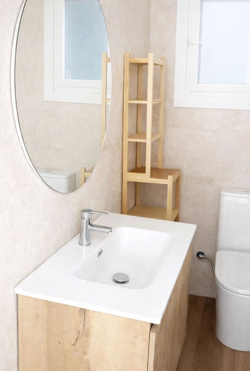 Appartement de 1 chambre à louer à Alicante ville avec garage - 1 300 € (Ref: 9643805)