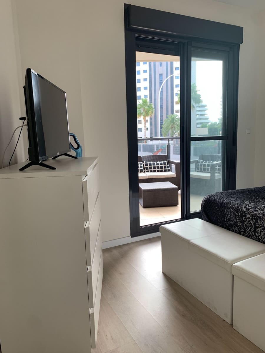 1 quarto Apartamento para arrendar em Alicante cidade com piscina garagem - 1 100 € (Ref: 9741530)