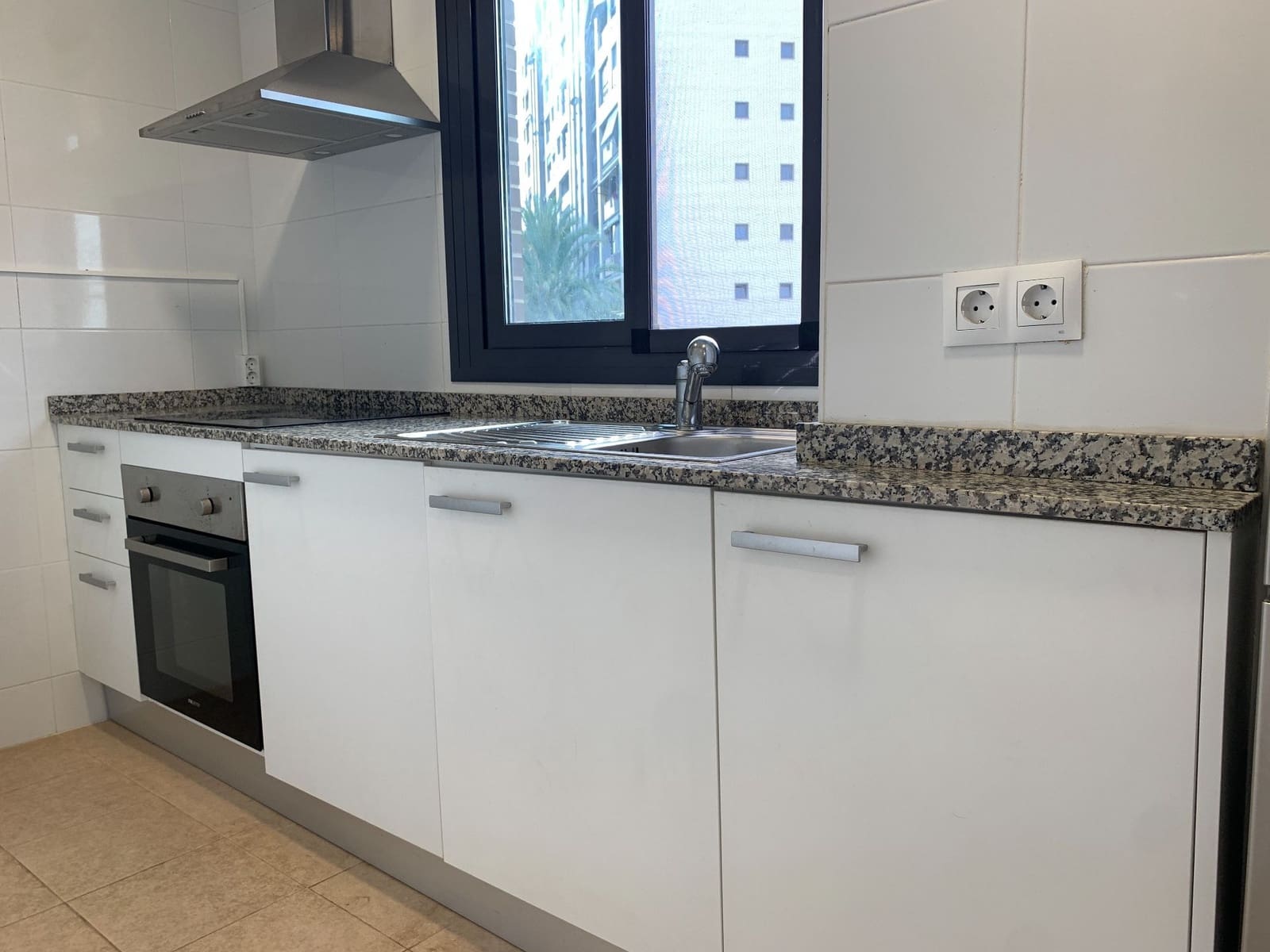 1 quarto Apartamento para arrendar em Alicante cidade com piscina garagem - 1 100 € (Ref: 9741530)