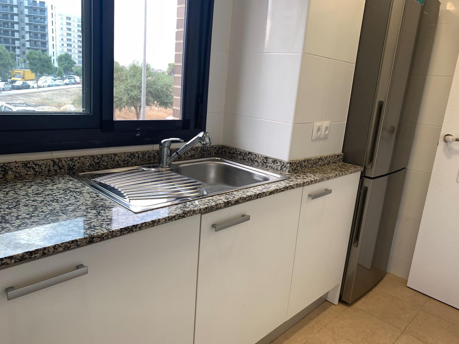 1 quarto Apartamento para arrendar em Alicante cidade com piscina garagem - 1 100 € (Ref: 9741530)