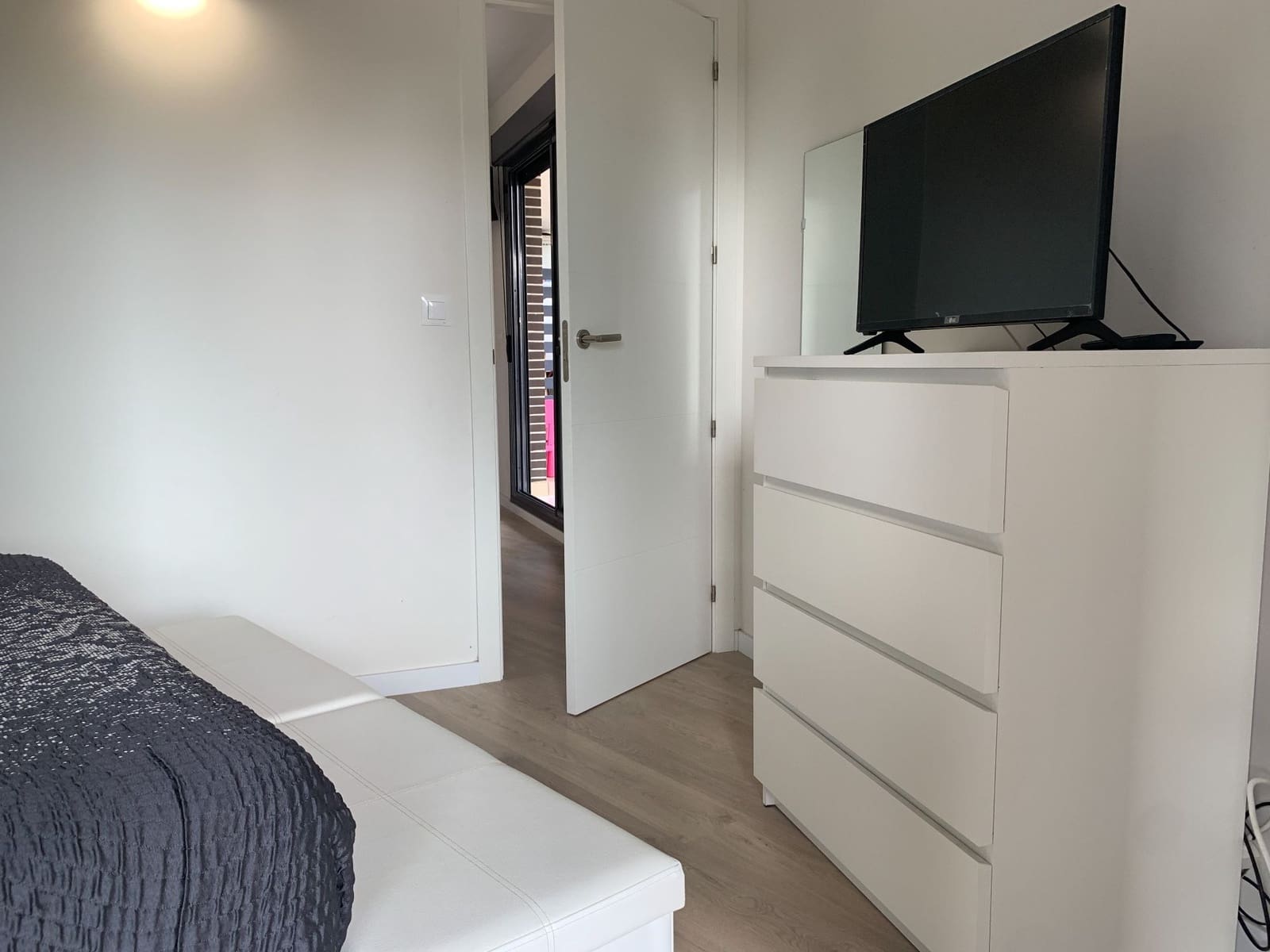 1 quarto Apartamento para arrendar em Alicante cidade com piscina garagem - 1 100 € (Ref: 9741530)
