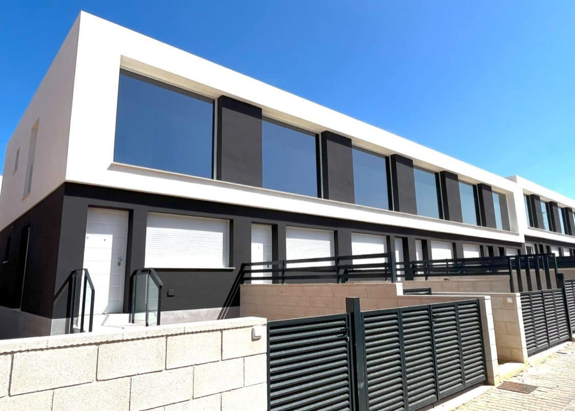 3 Zimmer Bungalow zu verkaufen in Santa Pola mit Pool Garage - 291.000 € (Ref: 9745227)