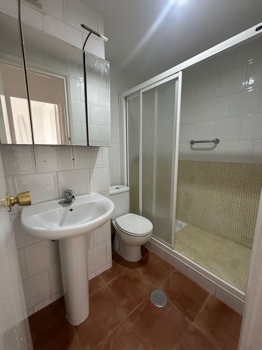 Appartement de 3 chambres à louer à Alicante ville avec piscine garage - 1 500 € (Ref: 9763518)